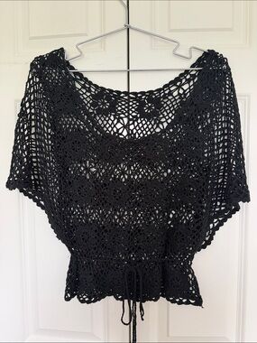 Crochet Tie-Waist Black Overlay Top no size listed